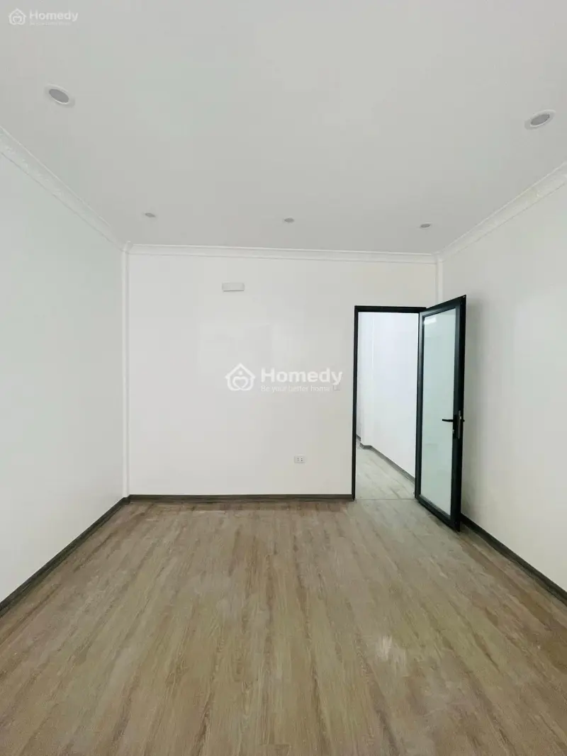 Hiểm- Phân Lô- 2 Mặt Thoáng Trần Quốc Hoàn 35.2M2, Ô Tô Tránh, 3 Bước Ra Phố