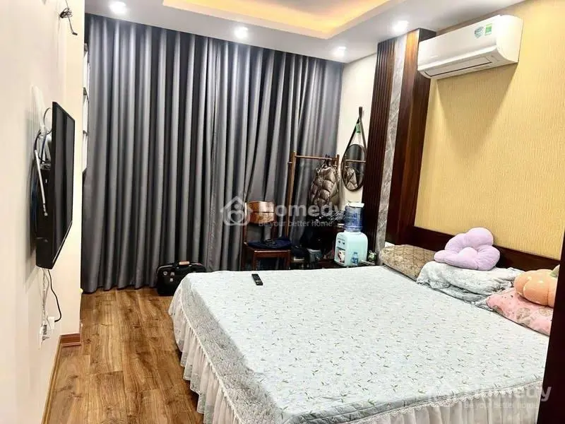 Cầu Giấy - Phân Lô Cực Đẹp - 39M2 5 Tầng Ở Ngay - Ô Tô Đỗ Rất Gần