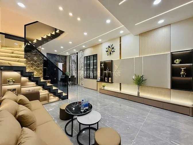 Bán Nhà Phố 2 Lầu Sân Thượng – Full Nội Thất – Đường Huỳnh Tấn Phát,