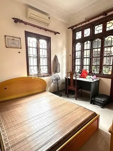 Nguyễn Văn Huyên -Gần Cv Nghĩa Đô -Ôtô Đỗ Cửa -3 Thoáng - 41M2 X 4 Ngủ