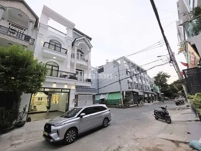 Bán Nhà Mặt Tiền 10M, Nhà Bè: Kinh Doanh Ngay, Sổ Đỏ Trao Tay!