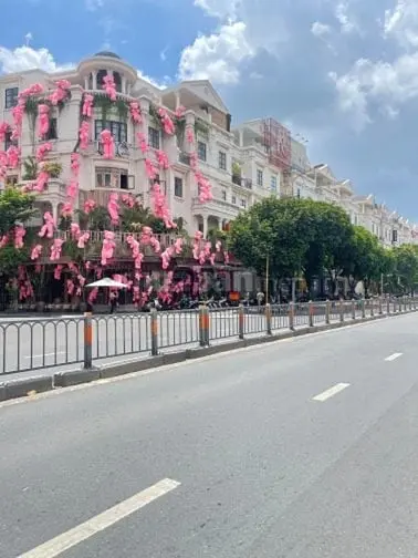 Bán Nhà Mặt Tiền 5X20M,4Lầu Phan Văn Trị Khu Cityland Buôn Bán Sầm Uất