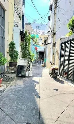 Quận 4, 3 Tầng, Nở Hậu, 3 Phòng Ngủ, Nhỉnh 5 Tỷ
