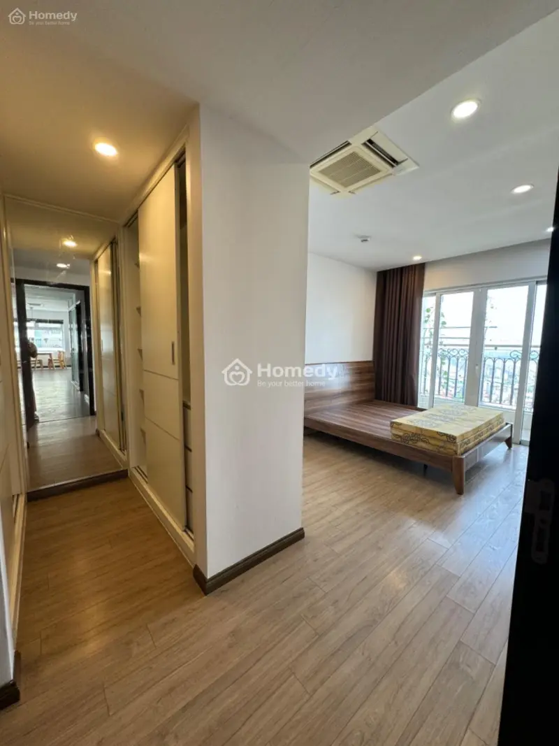 Chính Chủ Cho Thuê Căn Goc View Sông Cao Cấp 140M2 3 Ngủ 3 Vệ S