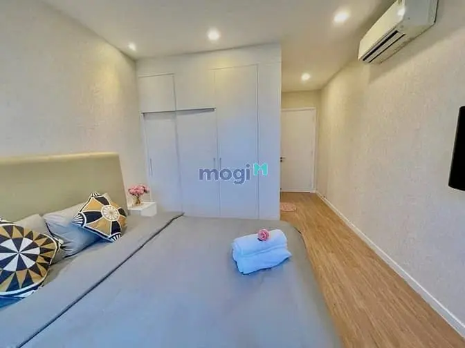 Tôi Bán Ch 65M2- 1 Tỷ 8 (2Pn) Full Nt,Dọn Ở,Shr .Vòng Xoay An Lạc