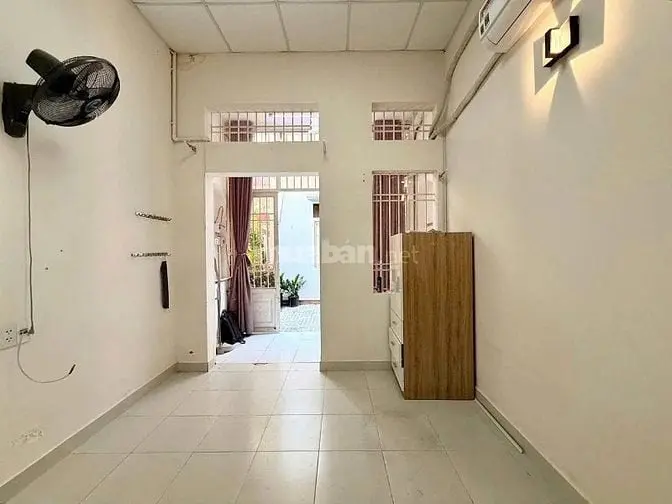 Hẻm 220 Hoàng Hoa Thám, P5,Bt - Dt , Gác Lửng, Sân Thượng Trồng Cây