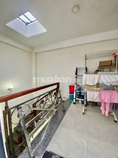 Bán Nhà Trung Mỹ Tây Quận 12 - 5X10 - Trệt 2 Lầu- Hẻm Oto Thông
