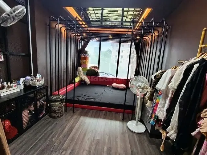 💥Bán Căn Hộ Tập Thể Nhà Mình – Mặt Đường 127 Nguyễn Phong Sắc,Cầugiấy