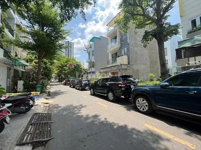 Đất Mặt Tiền Đường Số Tân Quy Quận 7. 5,5*21 Chỉ 16 Tỷ.
