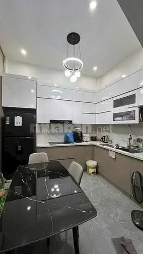 Nhà Minh Khai 42M Lô Góc Nở Hậu Giá 8** Tỷ.