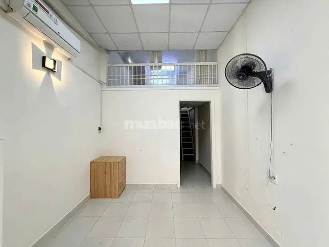 Hẻm 220 Hoàng Hoa Thám, P5,Bt - Dt , Gác Lửng, Sân Thượng Trồng Cây