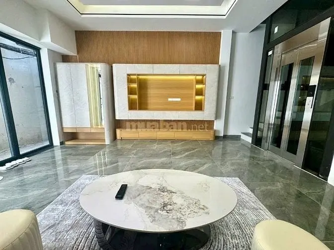 Bán Nhà 5 Tầng Diện Tích 65M2 Khu Phố Âu Cơ,Tây Hồ,Hà Nội