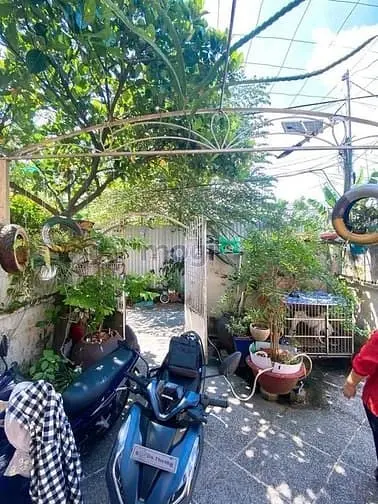 Nhà Bè Nhà Sân Vườn, Gần 100M2, Kiên Cố, Xây Chdv, Giữ Tiền, Nhỉnh 6Tỷ