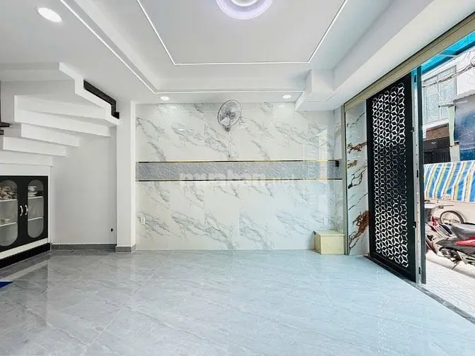 Chính Chủ 4 Căn Liền Kề Đúc 3 Lầu Sân Thượng Khu Đồng Bộ Có Thang Máy
