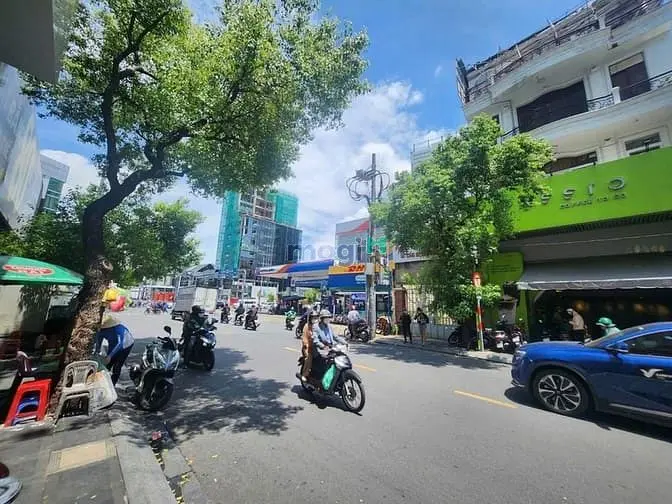 Quán Cafe Mt 120 Huỳnh Văn Bánh, Pn. Dt: 7,5X13M, Kc: 4 Tầng. Giá: 70T