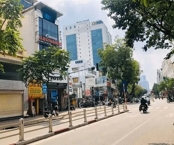 Gấp - Mặt Phố Cát Linh - Bích Câu - 65M - 6 Tầng - Mt 4,1M - Hè 5M