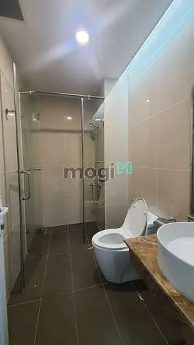 Văn Phòng Golden King Trung Tâm Pmh 45M2 Căn Góc,Máy Lạnh Âm Trần .