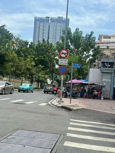 Cần Bán Căn Nhà Khu Trung Tâm Quận 1, Dt 98M2, Quy Mô Được Xây 8 Tầng
