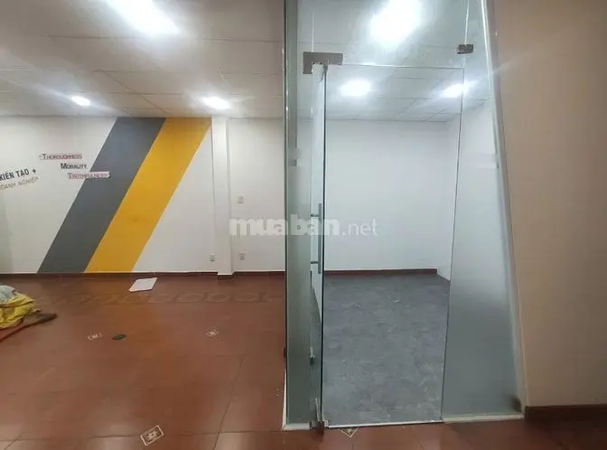 Nhà Mặt Phố Cho Thuê Tầng 1 Tại Đường Nguyễn Minh Hoàng, Phường 12, Tâ