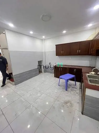 Nhà Đang Sơn Sửa, (4X16M), Hxh 416/11B Lạc Long Quân P5 Q11