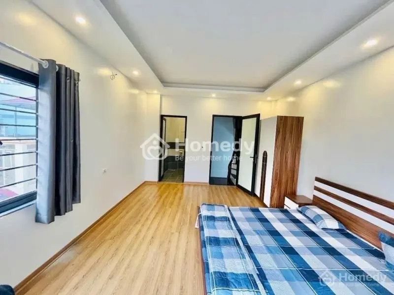 Chính Chủ Cần Bán Bồ Đề 5 Tầng 30M² Nhà Cách Ô Tô 20M Xung Quanh Kinh Doanh Nhộn Nhịp Ngày Đêm