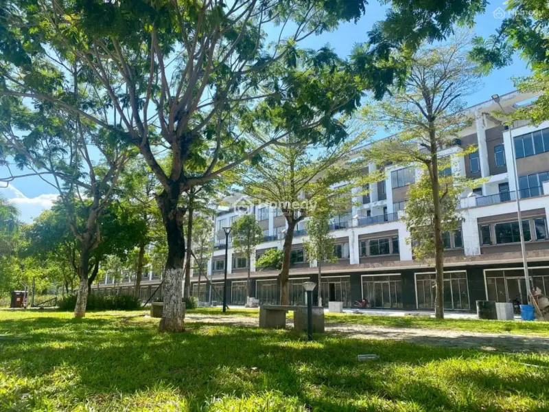 Bán Nhà Shophouse 5 Tầng Tại Kđt Phú Mỹ- Quảng Ngãi, Dt 493M2, Sẵn Sổ. Lh: 0945 676 ***