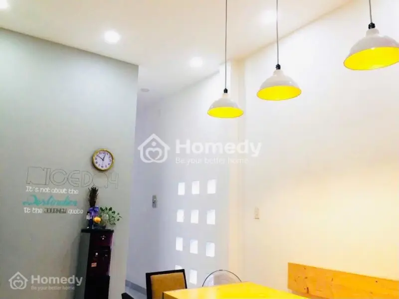 Chính Chủ Cho Thuê Nhà Nguyên Căn Đẹp, Giáp Q1, Giá Tốt