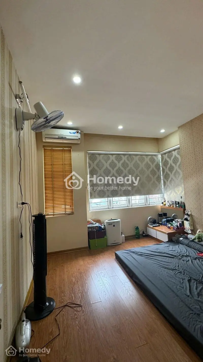 Bán Căn Góc 45,5M2 Nhà 4 Tầng Tổ 7 Giang Biên. Gần Trường Chợ Và Hồ Điều Hòa