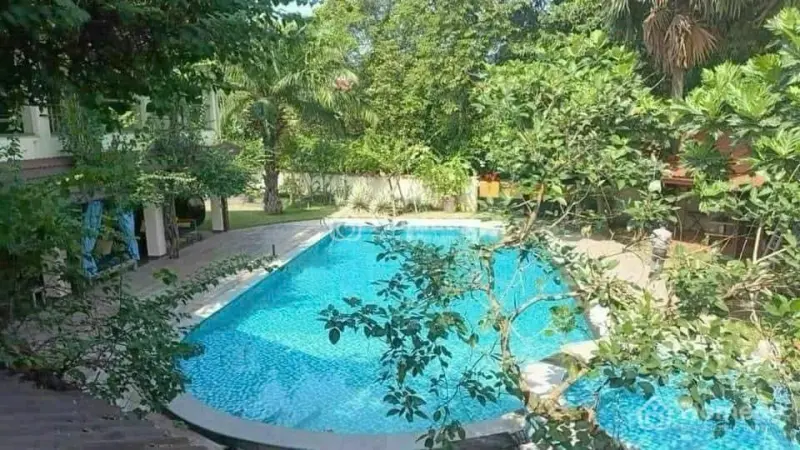 Bán Biệt Thự Cổ Điển Diện Tích Rộng Thuận An, Bd