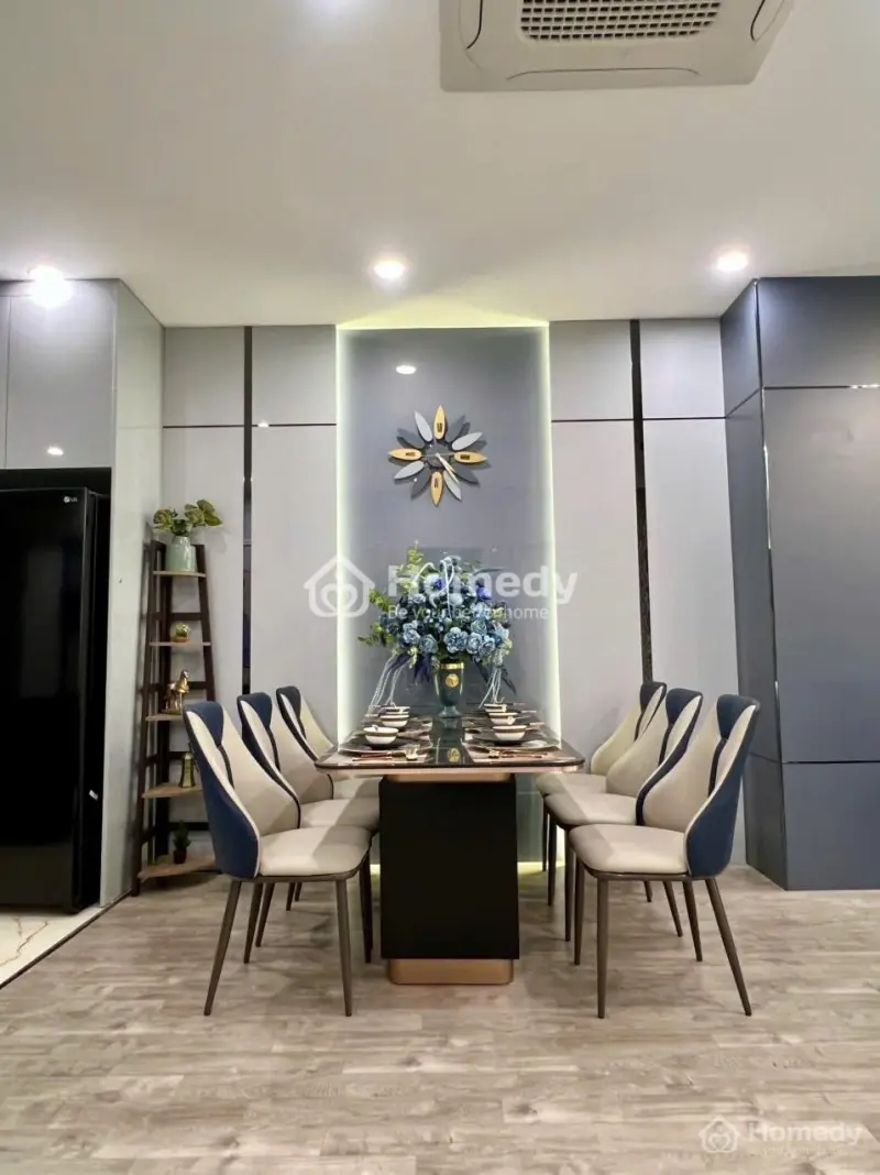 Bán Căn Hộ Tại Royal City, Tầng 27 Tòa R1 Dt 131M2,Thiết Kế 4 Pn View Đẹp Full Nội Thất Giá 12.5 Tỷ