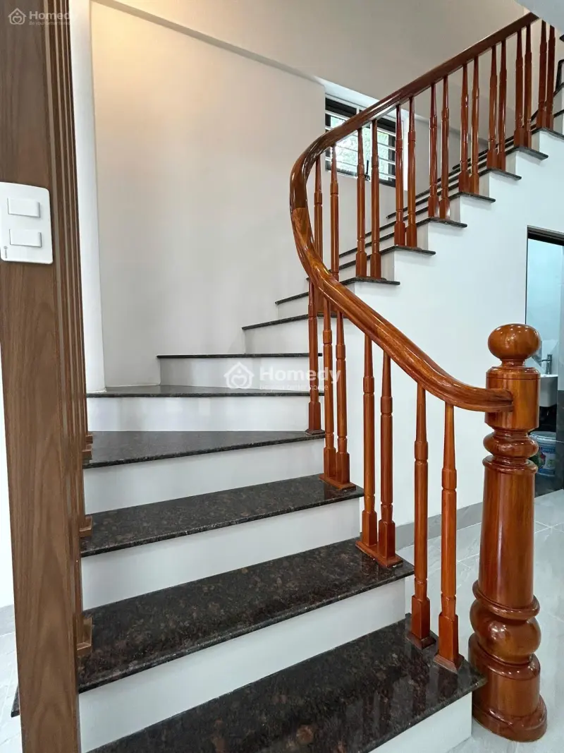 Hơn 7 Tỷ Nhà 5 Tầng Đẹp, Oto Đỗ Cửa Giang Biên, Long Biên, Hà Nội