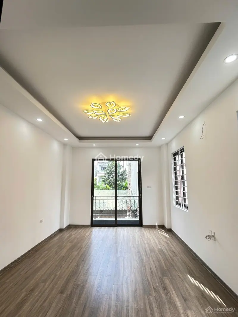 Hơn 7 Tỷ Nhà 5 Tầng Đẹp, Oto Đỗ Cửa Giang Biên, Long Biên, Hà Nội