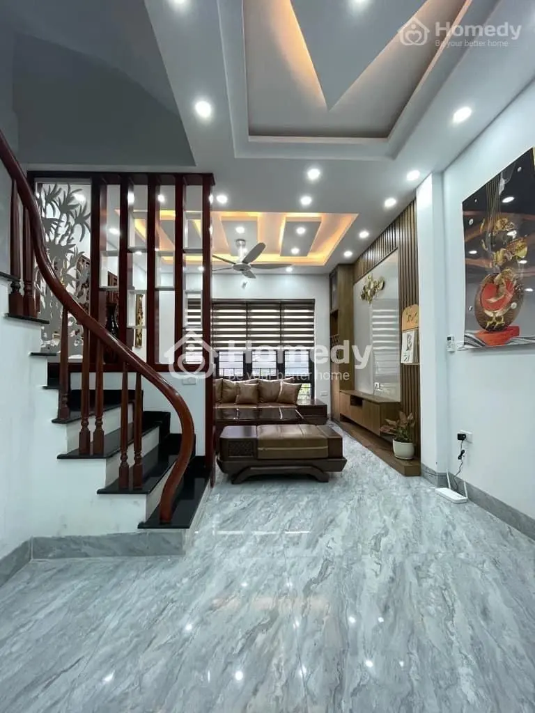 Bán Gấp Nhà – 40M2 – 5T – Tại Hồ Tùng Mậu - Ga Ra Ô Tô - Nhà Đẹp Như Sao Lung Linh Sánh Lạng.