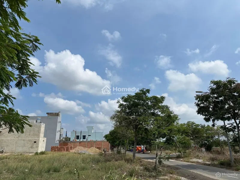 Đẩy Lỗ Lô Trung Tâm Thị Trấn Dt:95M2 1Tỉ800 Dân Cư Đông Sổ Sẵn