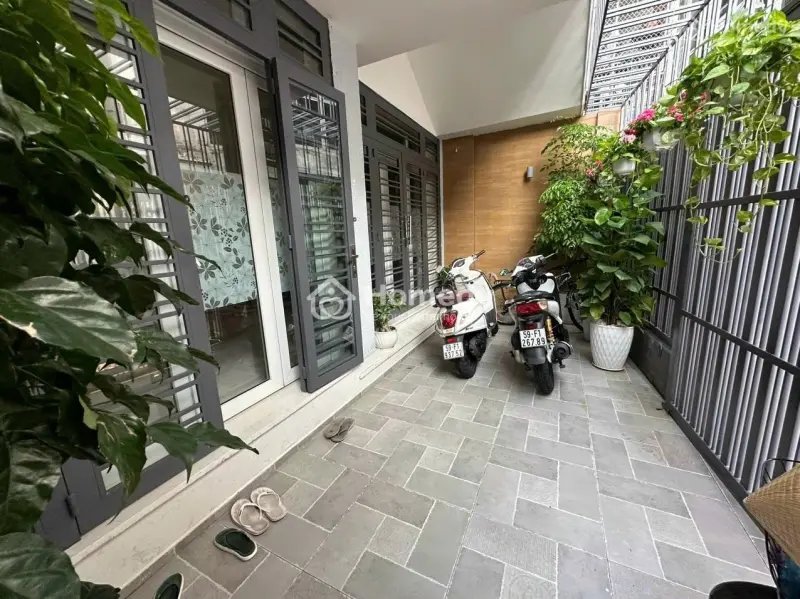 Bán Rẻ Biệt Thự Long Lanh 6.4 X 18M 1 Trệt 3 Lầu Võ Thị Sáu Trung Tâm Q1 Tp.hcm