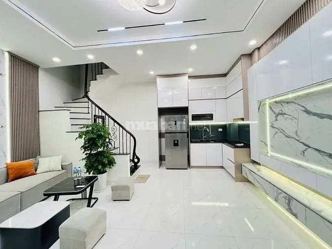Nhà Đẹp Ngõ Hoà Bình 7, Hai Bà Trưng 33M, 5 Tầng, Mt 4.7M, Giá 8.2 Tỷ.