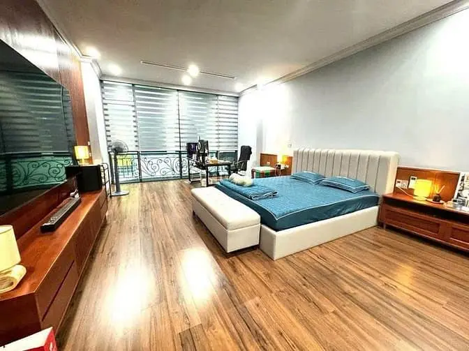 Bán Nhà Hoàng Cầu Đống Đa 130M2X4T Đẹp, Mặt Tiền 8M Ngõ Ô Tô Tránh