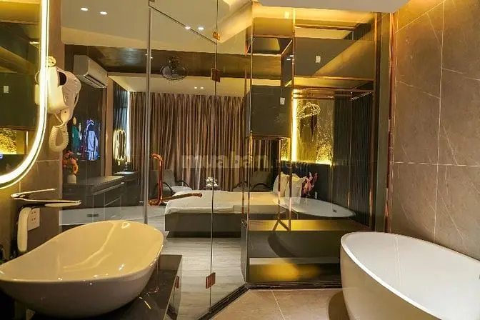 Bán Khách Sạn Vip. Hợp Đồng Thuê 180Tr/Th