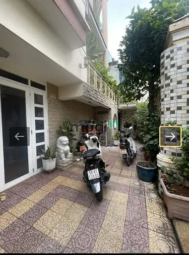 Biệt Thự Siêu Khủng Cách Mặt Tiền 50M