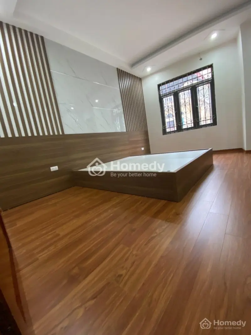 Bán Nhà Ngõ 150 Phố Tân Khai, Hoàng Mai - 30M², 5 Tầng, Ngõ Ôtô Đỗ, Tránh Tiệm Cận Bãi Oto