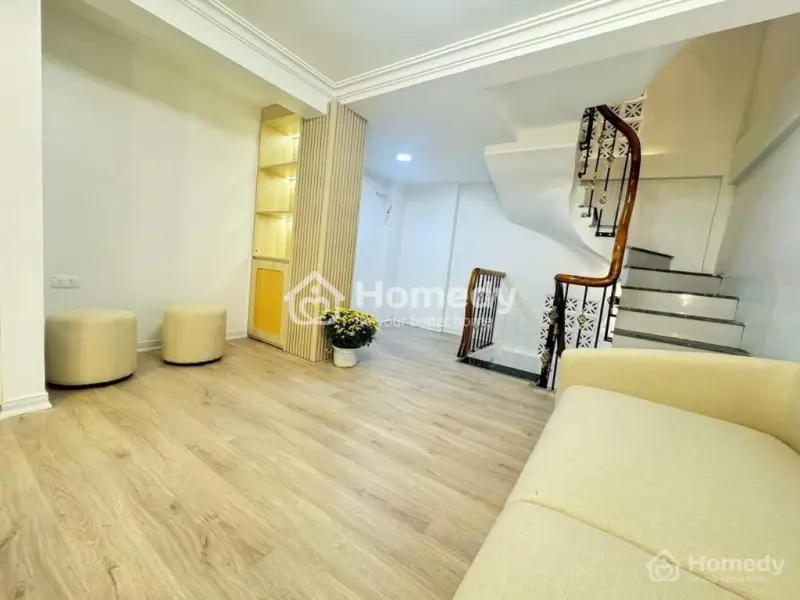 Bán Nhà Lô Góc, Full Nội Thất, Đường Giáp Bát, Hoàng Mai, 4 Tầng 3 Ngủ, 5.3 Tỷ
