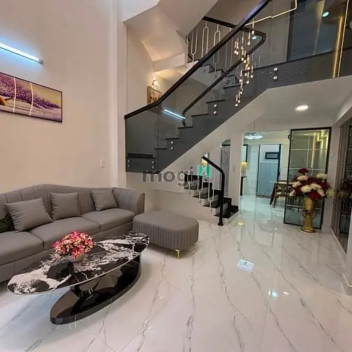 Bán Nhà Đẹp 4 Tầng – Hẻm Xe Hơi 6M – Sát Quận 7 – Full Nội Thất