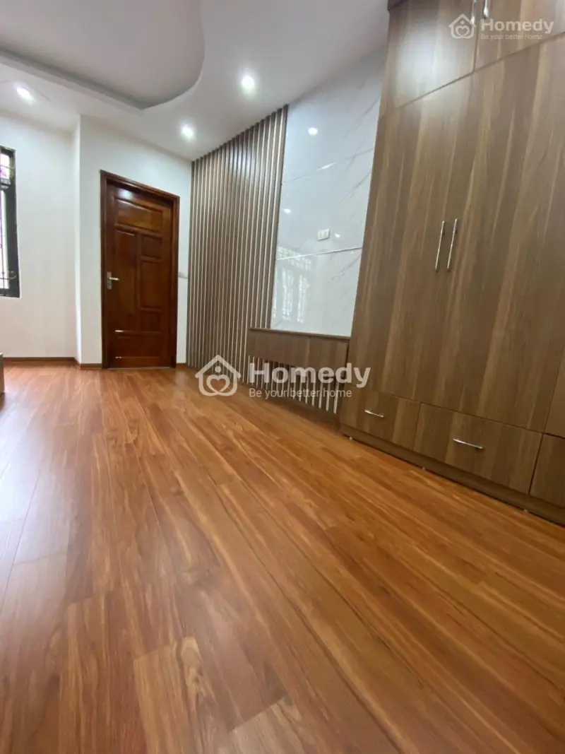Bán Nhà Ngõ 150 Phố Tân Khai, Hoàng Mai - 30M², 5 Tầng, Ngõ Ôtô Đỗ, Tránh Tiệm Cận Bãi Oto