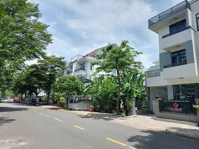 Ra Lô Đất Ngay Trung Tâm Hành Chính Q9 - Giá 30Tr/M2 - Sổ Sẵn