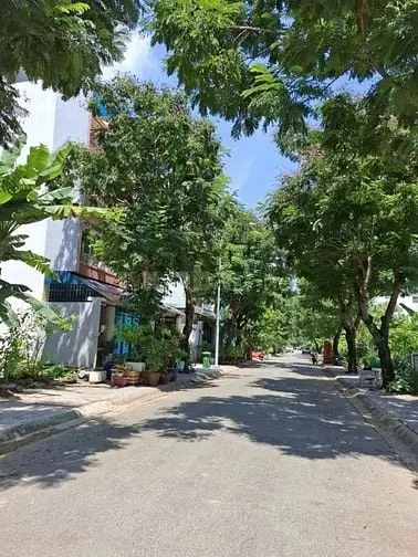 Ra Lô Đất Ngay Trung Tâm Hành Chính Q9 - Giá 30Tr/M2 - Sổ Sẵn