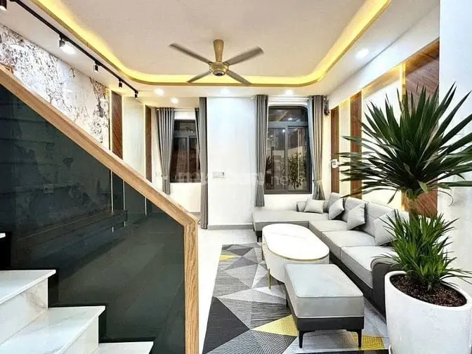 Đường Đào Tấn, Q5 84M2 Giá 3Tỷ180, Nhà 4Pn, Thiện Chí Chủ Bớt Lộc, Shr