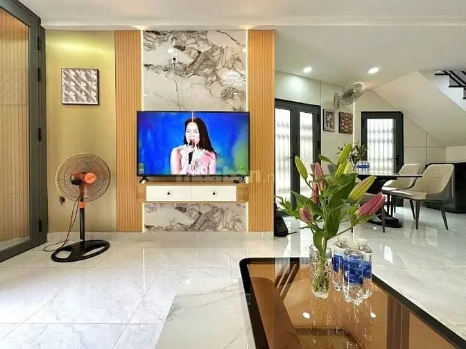 Hạ Giá Mua Bán Ngay, 3Tỷ680, Nhà Đẹp Q5, 61M2, 1T2L, 4Pn, Thuê 20Tr/Th