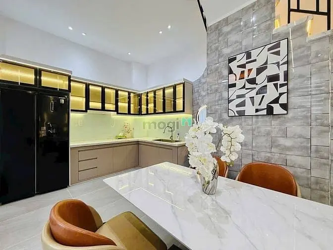 Nhanh Tay Mua Ngay Nhà Tạ Uyên Q.11 1 Tỷ 790 32.4 M2 Sổ Riêng