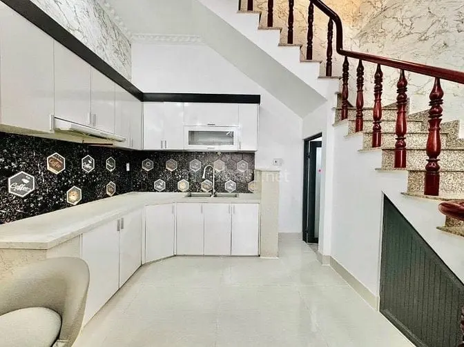 3,85 Tỷ Có Ngay Nhà Gần Sân Bay Tsn. 1T2L 48M2, Đường 6M. 0964463720