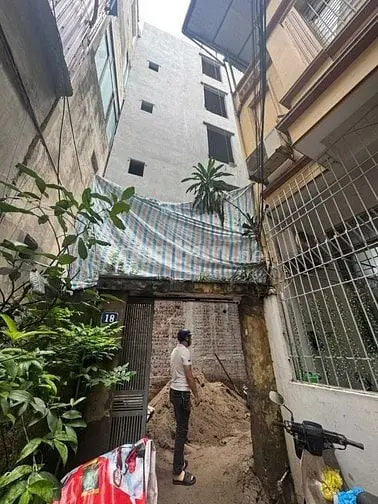 Bán Nhà 5 Tầng Thang Máy Trần Khát Chân - 31M2 - Giá Chỉ 8Ty350